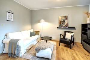 TOP-Renovierte  1 - Zi-Wohnung mit Terrasse , komplett möbliert und ausgestattet – Die vollständige Adresse der Immobilie erhältst du vom Anbieter., 81477 Solln, München – Vorschaubild 3