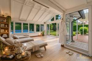Mediterranes Wohnambiente trifft Architektur – Familienhaus mit exklusiver Pool-Lounge im Würmtal – Die vollständige Adresse der Immobilie erhältst du vom Anbieter., 82166 Gräfelfing – Vorschaubild 11