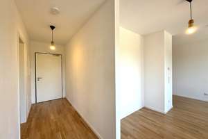 Charmante Wohnung für Singles & Paare mit Loggia – Samuel-Lewin-Straße 11, 10318 Karlshorst, Berlin – Vorschaubild 2