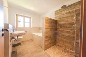 Neuwertige Wohnung im 1. OG mit 3,5 Zimmern auf Bauernhof in Miesbach – Die vollständige Adresse der Immobilie erhältst du vom Anbieter., 83714 Miesbach – Vorschaubild 3