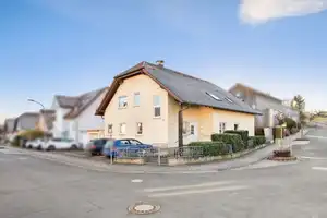 Großzügiges Zweifamilienwohnhaus - auch für Kapitalanleger! – Main-Kinzig-Kreis – Vorschaubild 2