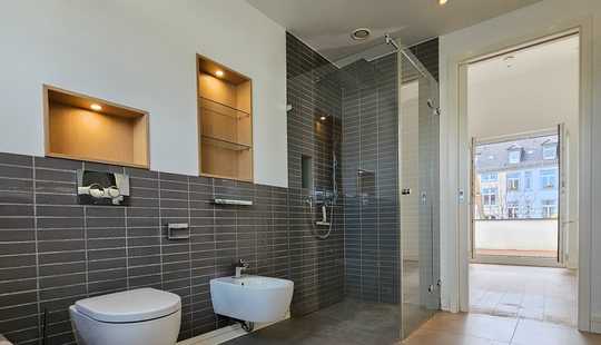 Bild von Ruhig gelegenes TraumHaus mit Privatgarten im Herzen Bornheims mit eig Aufzug & Stellplatz v. d. Tür