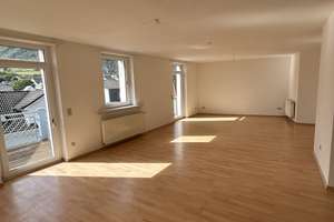 Viel Platz für Ihre Ideen: 4-Zimmer-Wohnung in Bad Münster am Stein-Ebernburg