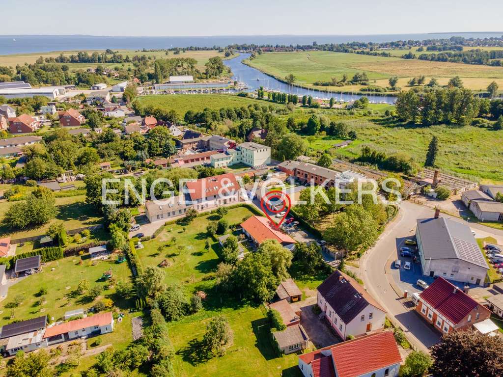 Immobilie in Ueckermünde - Investieren in Lage, Komfort und Struktur – Dreiparteien-Bungalow in Wassernähe - Bild 2