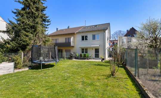 Privatsphäre & Potenzial – das Beste aus beiden Welten - Vorderhaus ab Februar 26 frei!