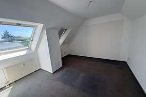 Maisonettewohnung mit 2 Zimmern, Balkon, Küche, Bad, Gäste-WC mit Tiefgaragenstellplatz & Aufzug – Die vollständige Adresse der Immobilie erhältst du vom Anbieter., 40597 Benrath, Düsseldorf – Vorschaubild 11