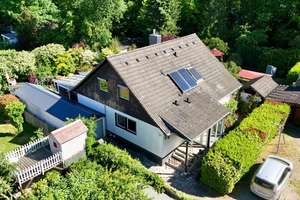 Familienidylle in begehrter Hermsdorfer Wohnlage – Einfamilienhaus mit Wintergarten im Grünen – Die vollständige Adresse der Immobilie erhältst du vom Anbieter., 13467 Hermsdorf, Berlin – Vorschaubild 1