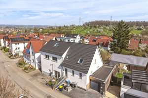 Einzigartiges, saniertes Haus mit Loftbereich, viel Platz und separater Wohnung in Sondelfingen! – Die vollständige Adresse der Immobilie erhältst du vom Anbieter., 72766 Sondelfingen, Reutlingen – Vorschaubild 2