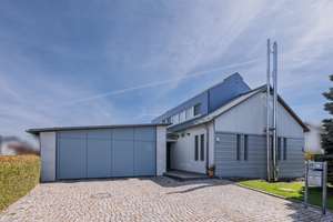 Gepflegtes, modernes Massivhaus in Eschbronn – Die vollständige Adresse der Immobilie erhältst du vom Anbieter., 78664 Eschbronn – Vorschaubild 2