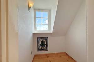 EIN ZUHAUSE MIT SEELE, DIREKT AM MAIN - Einzigartiges Einfamilienhaus mit Garten und Garage – 60386 Fechenheim, Frankfurt am Main – Vorschaubild 17