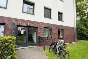 Große Wohnung mit Balkon im grünen Norden Hamburgs