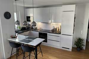 Neuwertige 2-Zimmer-Wohnung mit Süd-Balkon und Einbauküche  – München – Vorschaubild 2