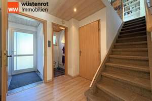 Familienfreundliches RMH in ruhiger Lage – naturnah mit großem Garten & viel Gestaltungspotenzial! – Die vollständige Adresse der Immobilie erhältst du vom Anbieter., 71229 Leonberg – Vorschaubild 2