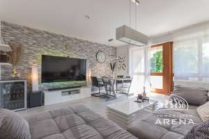 Hochzoll-Süd. Naturnah. Modernisiert. Helle & gepflegte 3 ZKB nähe Kuhsee mit Loggia, TG & EBK! – Die vollständige Adresse der Immobilie erhältst du vom Anbieter., 86163 Hochzoll-Süd, Augsburg – Vorschaubild 12
