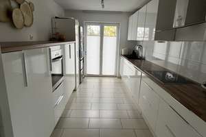 Premium Family Home with Garden, Terrace & Garage – 192 sqm Living Space in Quiet Green Location – Auerbacher Straße 10, 65428 Rüsselsheim am Main – Vorschaubild 6