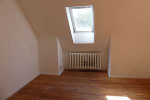 Frohnau! Charmante 3,5 - 4 Zimmer Altbauwohnung mit Haus im Haus Charakter dicht am Ludolfingerplatz – 13465 Frohnau, Berlin – Vorschaubild 12