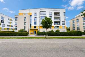 Zum Verkauf: möblierte 2 Zimmer-Wohnung mit großzügigem Garten und TG-Stellplatz