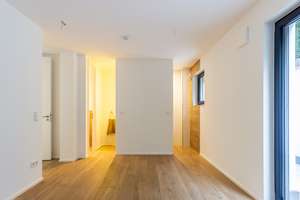 Energieeffizienz A+: Moderne Wohnetage mit großem Garten – 60388 Bergen-Enkheim, Frankfurt am Main – Vorschaubild 6