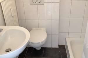 Sanierte 2 Zimmerwohnung mit Balkon – 60489 Rödelheim, Frankfurt am Main – Vorschaubild 1