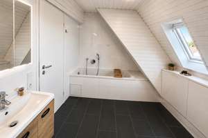 Über den Dächern von Kirchheim: außergewöhnliche 5,5-Zimmer-Maisonettewohnung + große Dachterrasse – Die vollständige Adresse der Immobilie erhältst du vom Anbieter., 73230 Kirchheim unter Teck – Vorschaubild 7