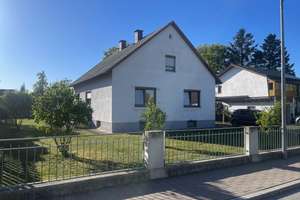Charmant kernsaniertes Einfamilienhaus in sonniger Ruhelage – mit großem Potenzial – Die vollständige Adresse der Immobilie erhältst du vom Anbieter., 84518 Garching an der Alz – Vorschaubild 1