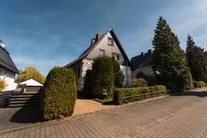 Platzwunder für die ganze Familie – Einfamilienhaus in gefragter Wohnlage – Die vollständige Adresse der Immobilie erhältst du vom Anbieter., 99099 Windischholzhausen, Erfurt – Vorschaubild 2