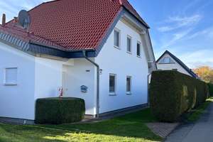 Doppelhaushälfte in ruhiger Lage von Zingst – Die vollständige Adresse der Immobilie erhältst du vom Anbieter., 18374 Zingst – Vorschaubild 1