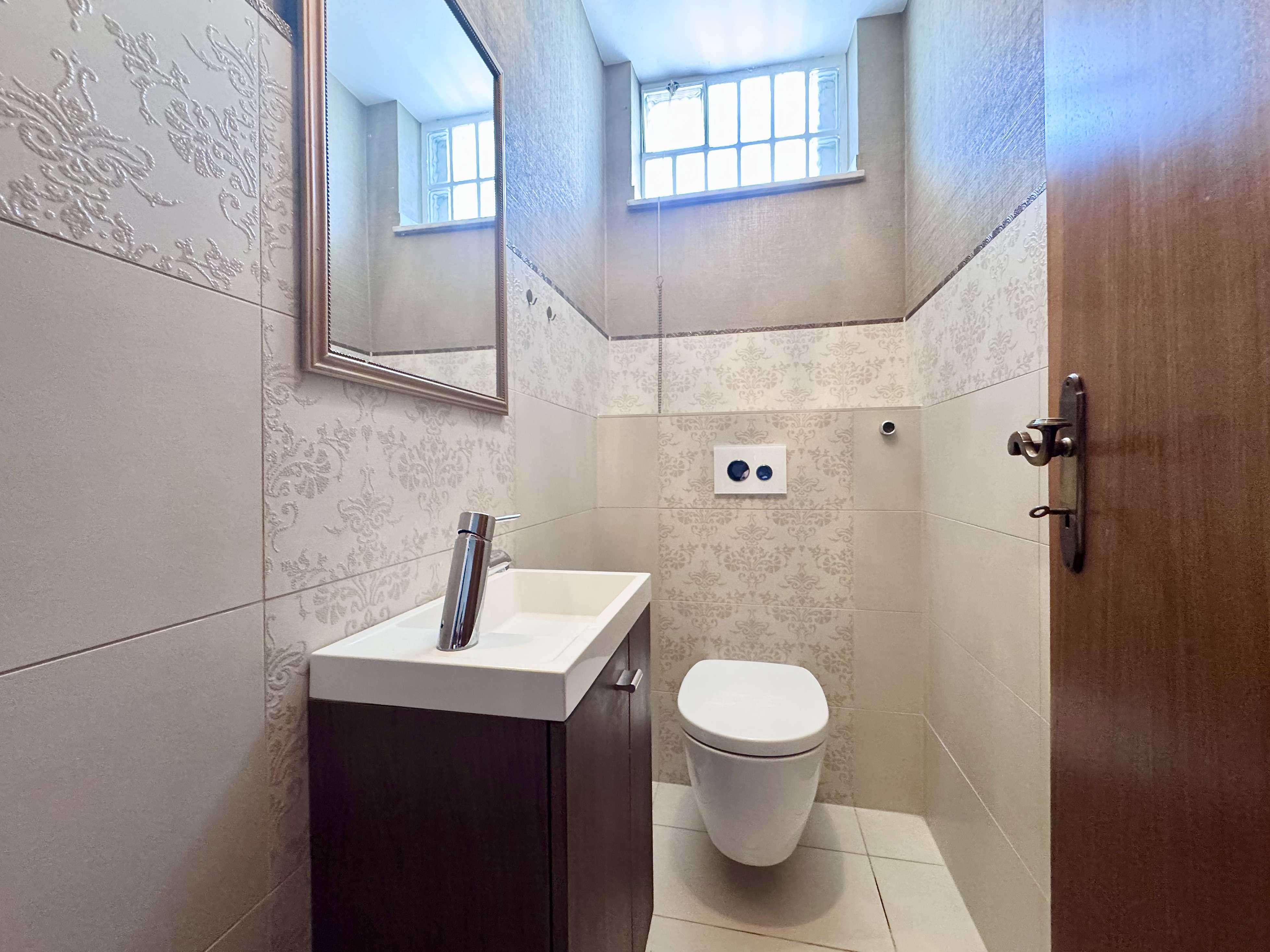 Immobilie in Schwalmtal - • Großzügiges WOHNHAUS mit separater Einheit • 360 m² Fläche in zentraler Lage von WALDNIEL... - Bild 3