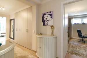 Wohnen auf 178 m²: Großzügige Erdgeschosswohnung mit sonnigen Terrassen in Trudering – Die vollständige Adresse der Immobilie erhältst du vom Anbieter., 81827 Waldtrudering, München – Vorschaubild 7
