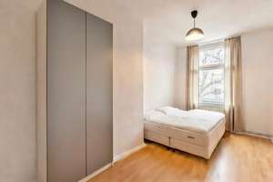 Charmante 2-Zimmer-Altbauwohnung mit großem Potenzial – 3. OG, lichtdurchflutet & zentral – Grünberger Strasse 19, 10243 Friedrichshain, Berlin – Vorschaubild 5