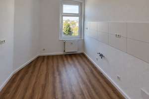 **Traumhafte  Dachterrasse**3-Raumwohnung + Tageslichtbad + Einbauküche als Option! – 39112 Sudenburg, Magdeburg – Vorschaubild 3