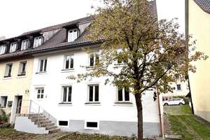 Modernisierte DHH inkl. 196m² Wohnfl., Garage, Balkon, Terrasse uvm. – Tillostraße 22, 79848 Bonndorf im Schwarzwald – Vorschaubild 2