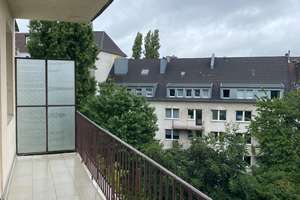 🏡 Einziehen & wohlfühlen: Attraktive 3,5-Zimmer-Wohnung mit Balkon, EBK & Stellplatz