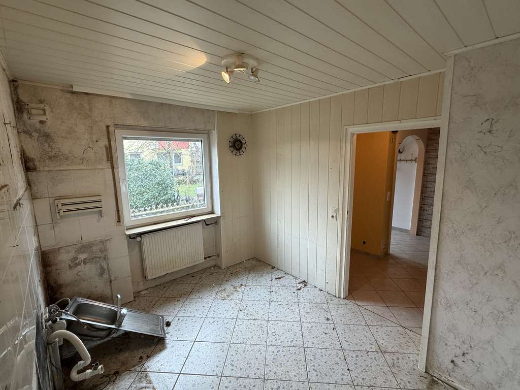 Immobilie in Flörsheim - Reihenhaus-Schnäppchen zum Selbstausbau - Bild 4