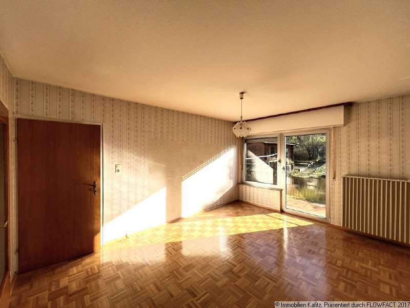 Immobilie in Waldfischbach-Burgalben - Geräumiges Einfamilienhaus, Nutzung als 2-Familienhaus möglich - Bild 2