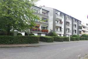 4 Zimmer, Küche, Bad, Balkon. Neu saiert:Böden (Laminat/Fliesen)/ neue Türen/Zargen/ neues Bad/ usw. – Georg-von-Boeselager-Str. 13, 53117 Bonn – Vorschaubild 2