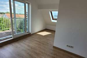 chamante neu renovierte Dachgeschosswohnung mit Balkon und Gartenmitnutzung – Finkenstraße 30, 33609 Mitte, Bielefeld – Vorschaubild 11