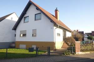 Modernisiertes 1- bis 2-Familienhaus mit Kamin und großem Garten – Die vollständige Adresse der Immobilie erhältst du vom Anbieter., 61130 Nidderau – Vorschaubild 3
