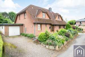 Einfamilienhaus mit Einliegerwohnung und viel Potenzial in Waabs, wo andere Urlaub machen – Rendsburg-Eckernförde (Kreis) – Vorschaubild 1