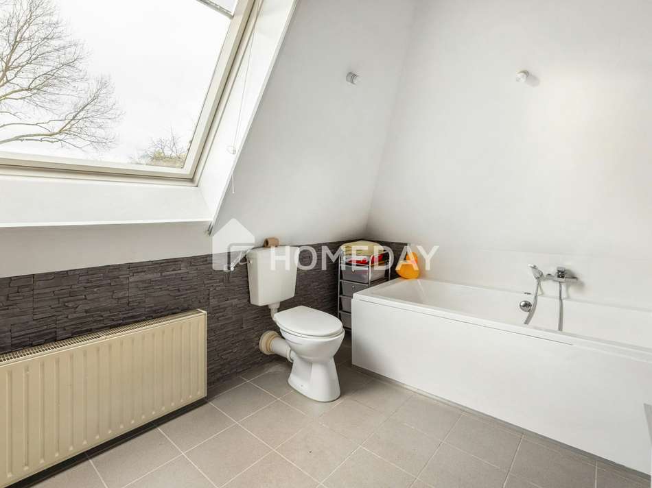 Haus 1 1. OG Badezimmer 1