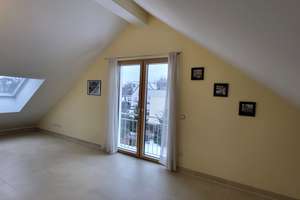 Großzügige 4,5-Zi.-Wohnung mit neuer EBK und Balkon | Dachgeschoss | Altperlach | Nähe S-/U-Bahn – Die vollständige Adresse der Immobilie erhältst du vom Anbieter., 81737 Altperlach, München – Vorschaubild 3