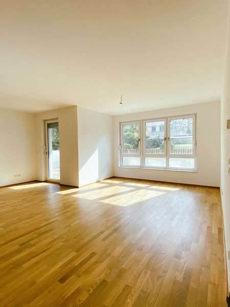 Helles Wohnzimmer.jpg