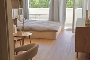 Kernsaniert & möbliert - bezugsfertig | Fully Renovated & Furnished Studio - move-In Ready. – Darmstädter Straße 5, 80997 Alt-Moosach, München – Vorschaubild 2
