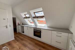 Helle 1,5-Zimmer-Dachgeschosswohnung mit Einbauküche in der schönen Cannstatter Altstadt – Brunnenstraße 13, 70372 Cannstatt-Mitte, Stuttgart – Vorschaubild 5