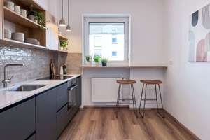 Modern renovierte 2,5-Zimmer-Wohung mit Charme in Neuhausen – Die vollständige Adresse der Immobilie erhältst du vom Anbieter., 80634 Neuhausen, München – Vorschaubild 3