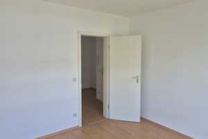 Ruhige und helle, renovierte 2 Zimmer-Wohnung mit Balkon in Röthenbach/Schweinau – Nürnberg – Vorschaubild 8