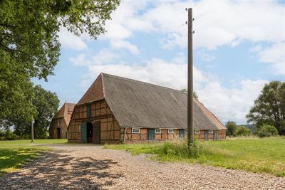 Historisches Bauernhaus mit Scheune & 2,5 ha Grundstück