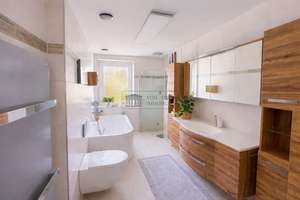 Einfamilienhaus in Buckow: Wintergarten, Pool und 4 Garagen auf 1.800 m² – 15377 Buckow (Märkische Schweiz) – Vorschaubild 11