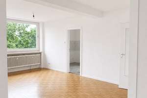 Frisch renovierte 2-Zimmer-Wohnung mit großem Balkon, neuer Einbauküche und Aufzug in Innenstadtlage – Barbarossastr. 43, 41061 Gladbach, Mönchengladbach – Vorschaubild 3