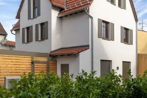 Keine Maklerprovision !!! Neubau-Wohntraum im alten Ortskern von Bad Homburg (Ober-Erlenbach) – Am Alten Rathaus 15 b, 61352 Bad Homburg vor der Höhe – Vorschaubild 3